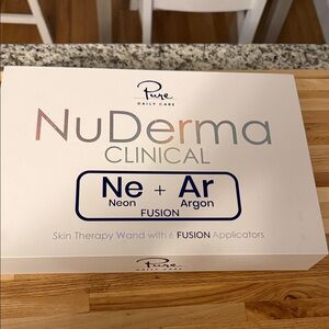 NuDerma Clinical Neon + Argon Skin Therapy Wand – White